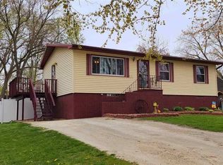 305 4th Ave NW, Independence, IA 50644