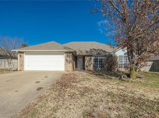 3260 W Barite Dr, Fayetteville, AR 72704