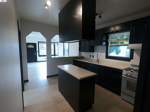 3rd image of 692 45th St