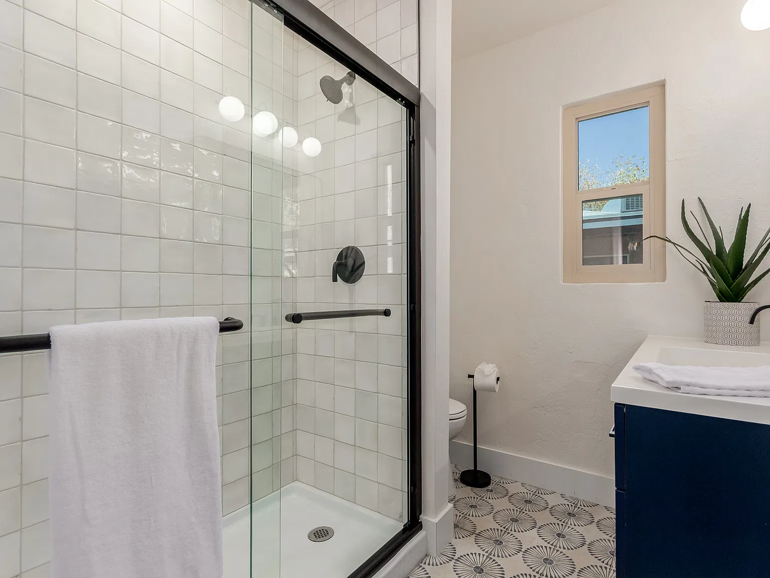 3 bed, 1103 sqft, $2,000 — Photo 4