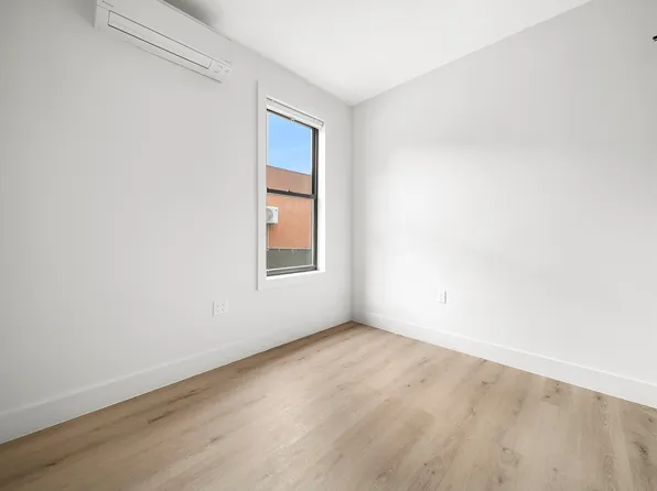 417 Maple Street image 6 of 19