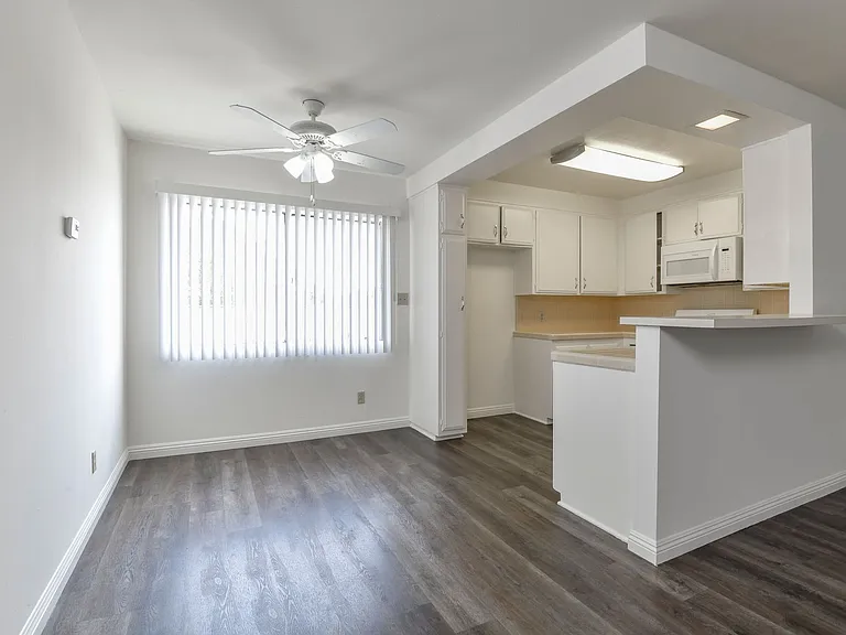 1799 N Hollywood Way — Photo 52