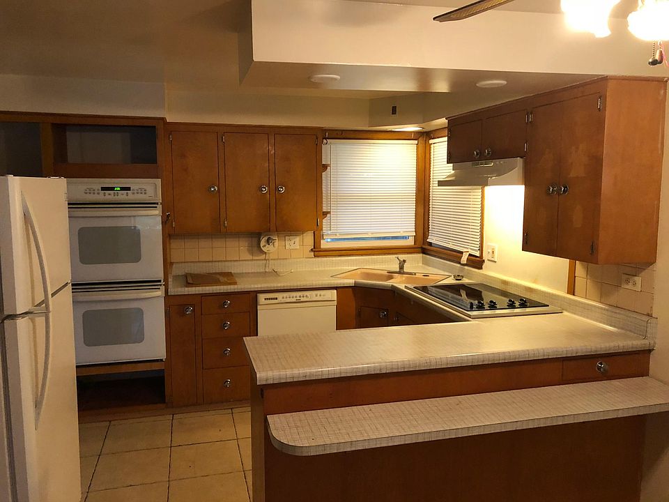 2nd image of 2503 Northmoor Ave