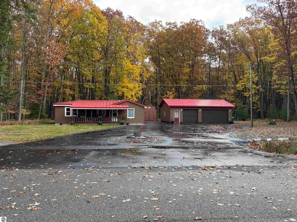 1260 Schill Rd, East Tawas, MI 48730