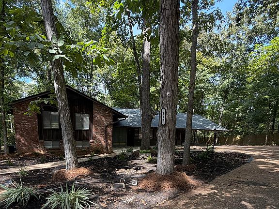 3rd image of 113 Forest Hill Dr