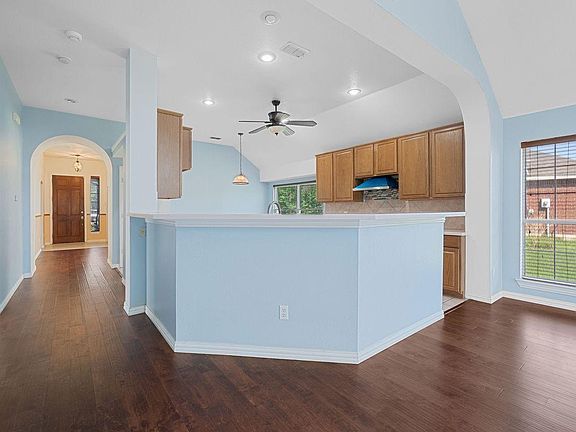 4th image of 2914 Cedar Brook Dr