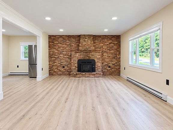 5th image of 1282 Trim St