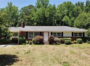 512 Forest Ln, Belton, SC 29627