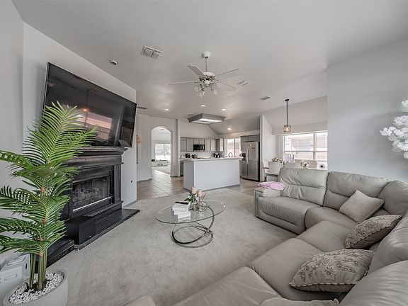 4th image of 4820 Thames Dr