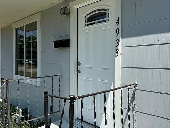 5th image of 4933 W 2nd St