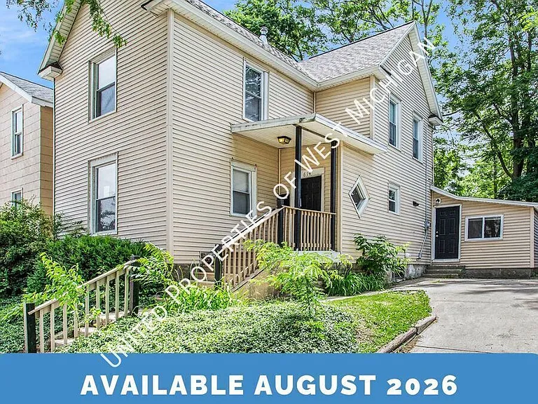 614 Lake Michigan Dr NW — Photo 1