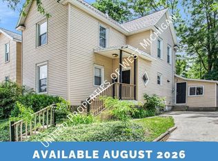 614 Lake Michigan Dr NW, Grand Rapids, MI 49504