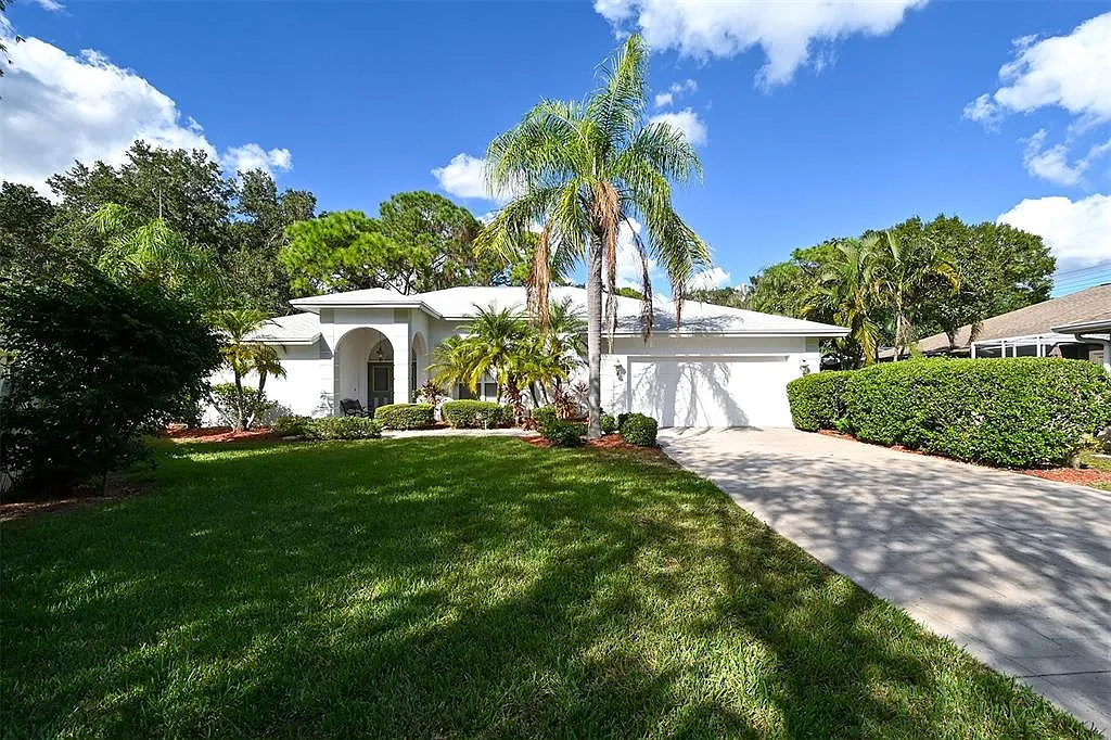 3 bed, 2.0 bath, 1905 sqft, $3,000 — Photo 3