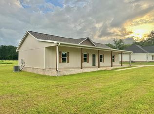 133 Peacock Cir, Hartford, AL 36344