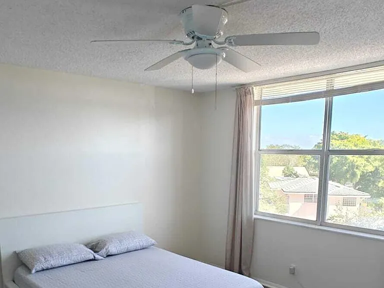 4501 NE 21st Ave #406 — Photo 4