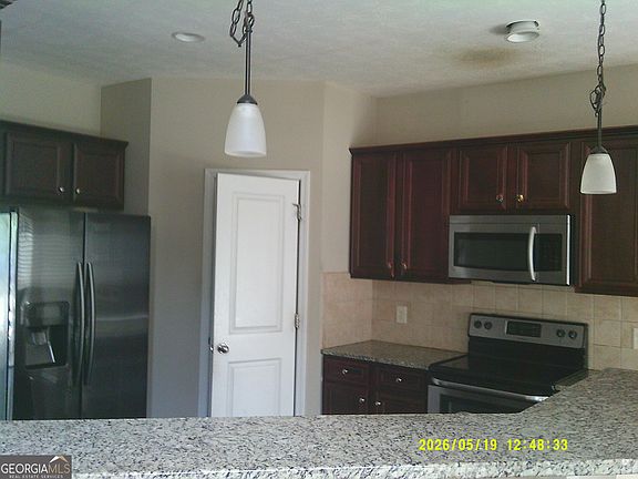 5th image of 105 Yellow Jacket Ct