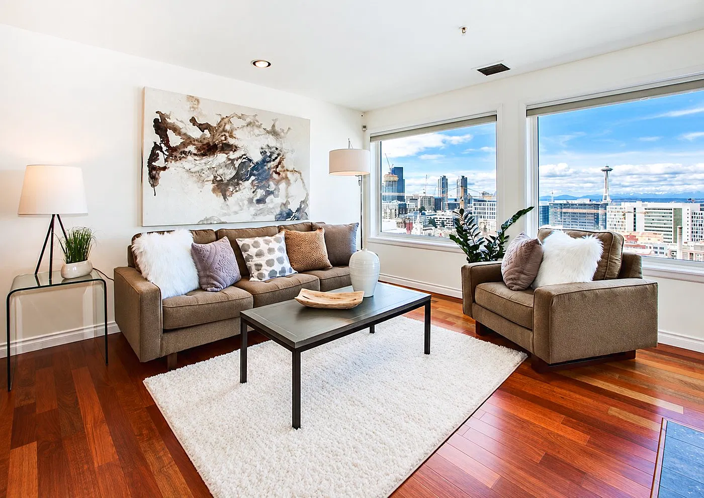 2 bed, 1052 sqft, $4,195 — Photo 2