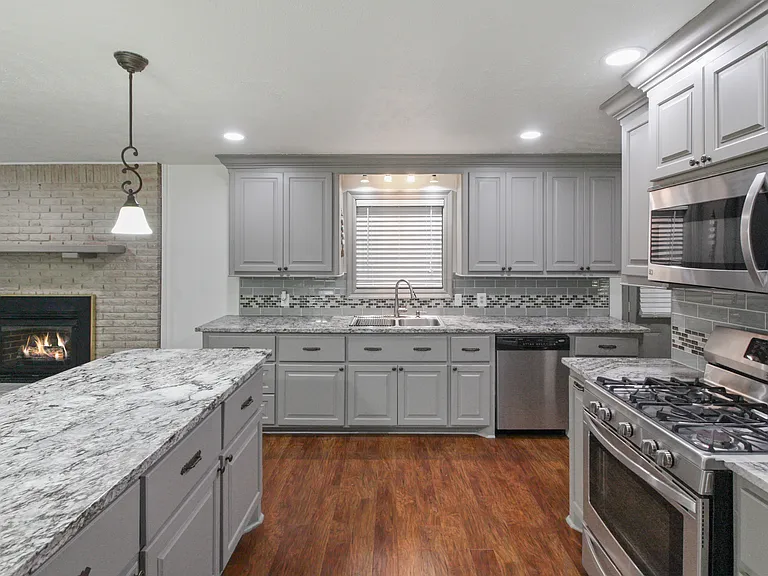 215 E Boyd St — Photo 18
