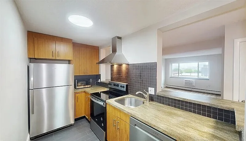 2 bed, 1.0 bath, 760 sqft, $2,010 — Photo 1