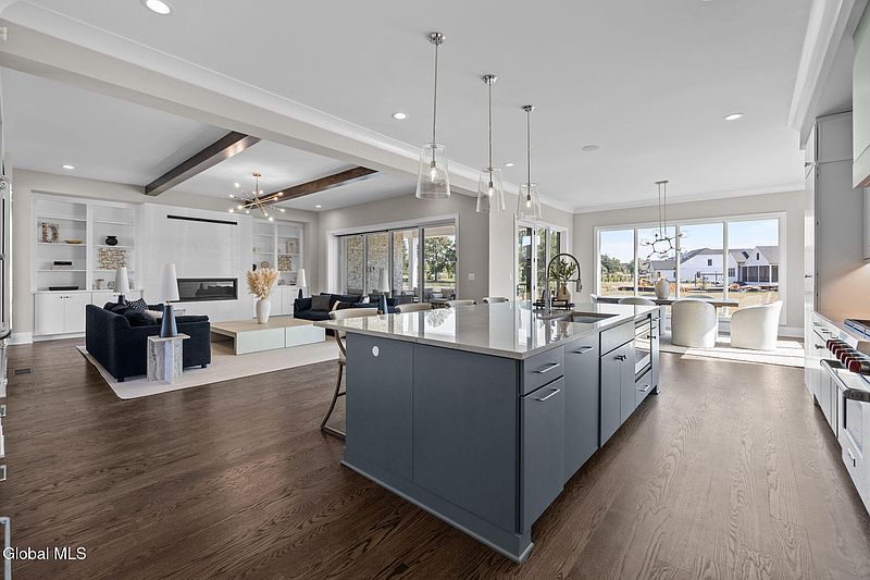 4th image of 7 Gregory Court