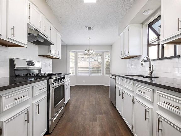 2nd image of 1905 Mirabeau St