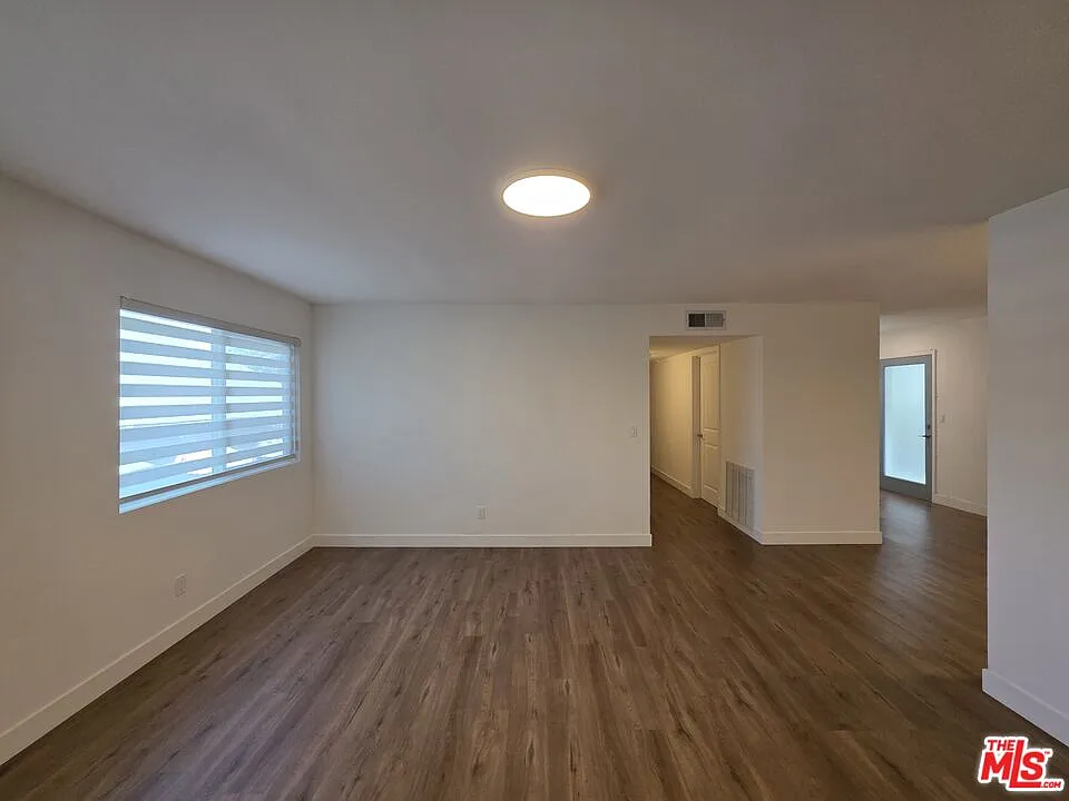 3 bed, 2.0 bath, 1515 sqft, $4,000 — Photo 2