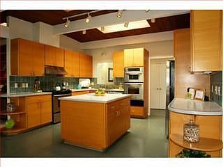 4th image of 1629 Channing Ave