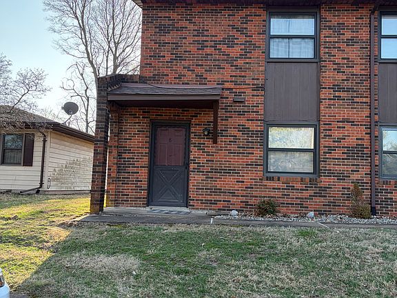 2nd image of 8 S Trace Ct