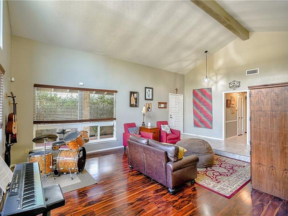 4th image of 1307 Quail Park Dr