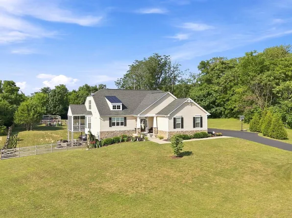111 Chanterelle Ct, Stephens City, VA 22655