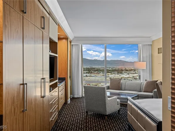 2000 N Fashion Show Dr Unit 2414, Paradise, NV 89109