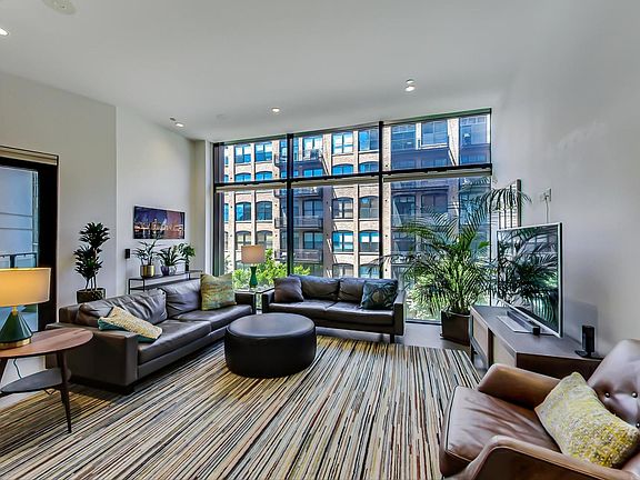 5th image of 676 N Kingsbury St Unit 301
