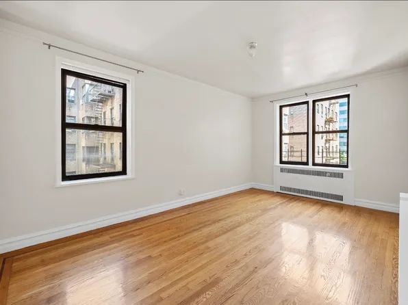 860 Grand Concourse image 3 of 12