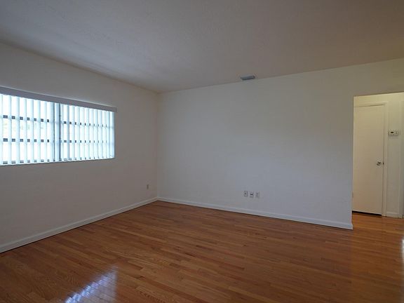 2nd image of 226 Calabria Ave APT 6