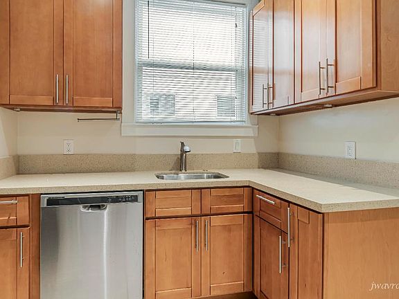 3rd image of 3335 Scott St #D