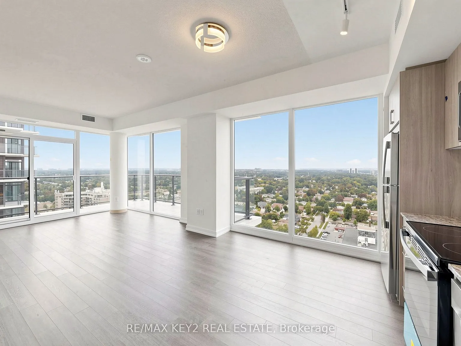 3 bed, $2,749 — Photo 3