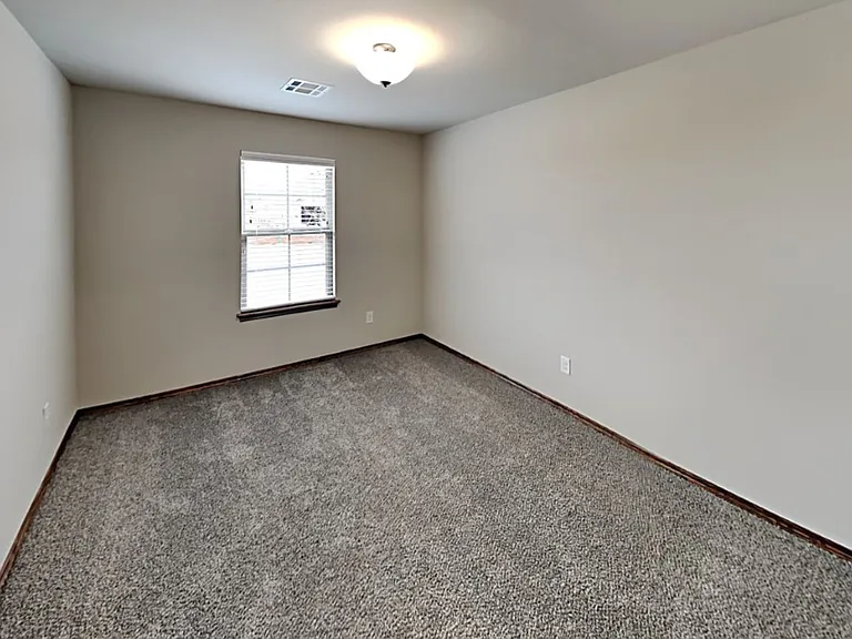 10529 NW 41st St — Photo 13