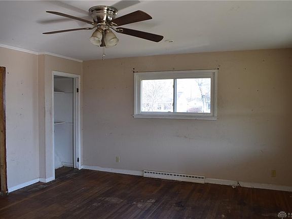 3rd image of 202 Simmons Ave