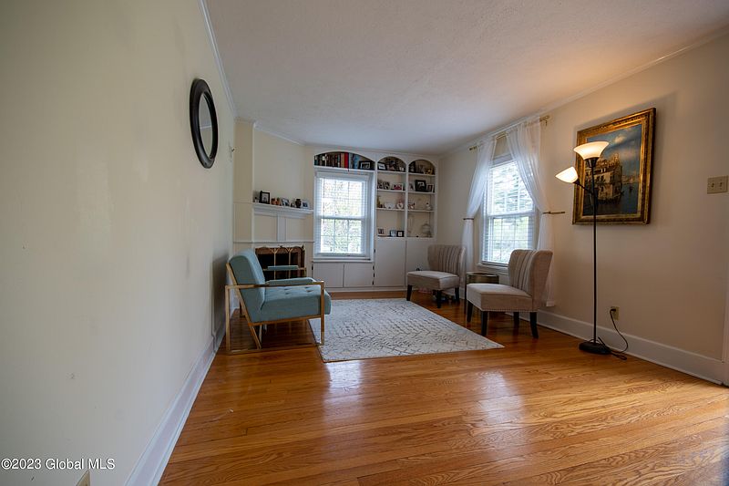 4th image of 151 Winne Road