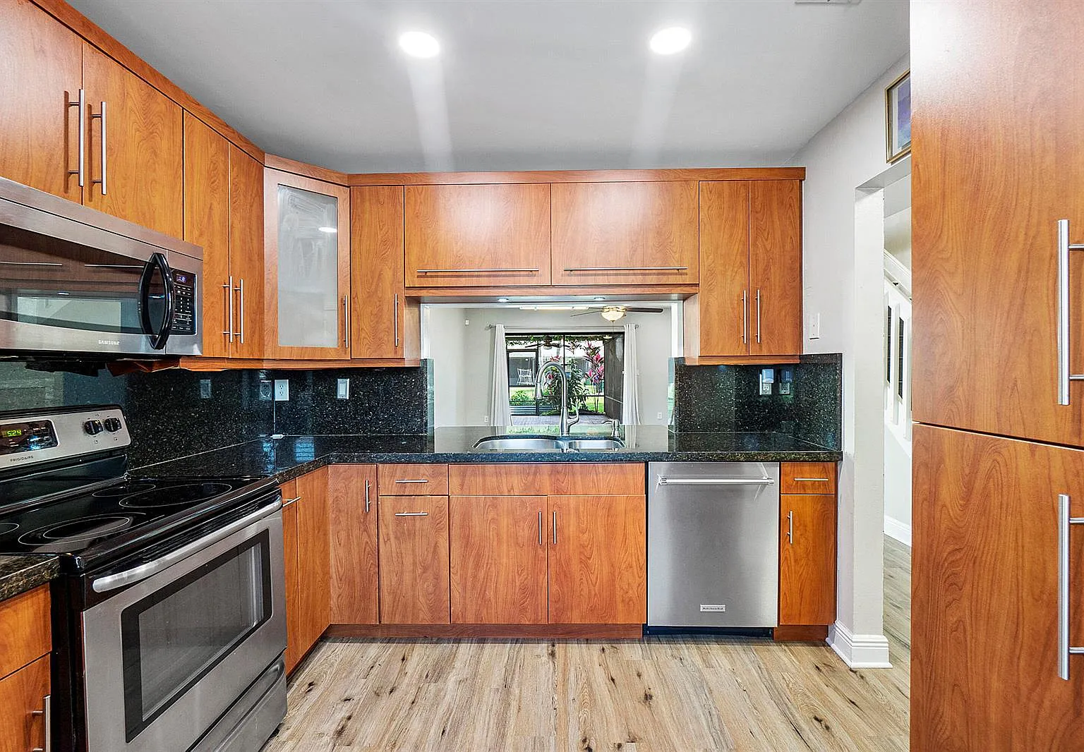 10723 Nw 10th St - 10723 Nw 10th Street St Pembroke Pines, Fl 33026 — Photo 2