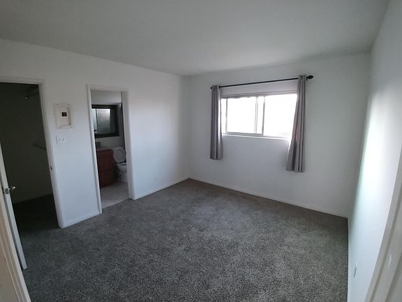 5th image of 907 Cota Ave