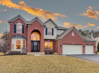 1400 McClellan Ct, Lindenhurst, IL 60046