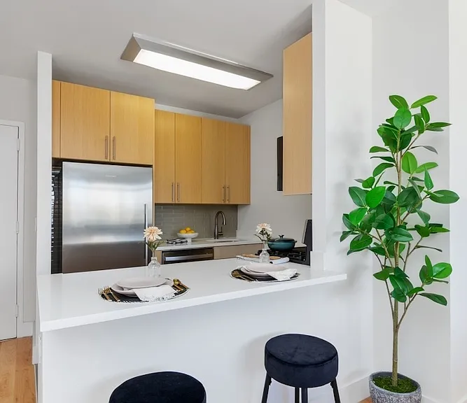 110 Horatio St #702 — Photo 3