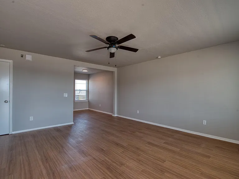 1001 E Main St #A — Photo 14