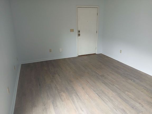 5th image of 499 N Hawkins St APT 12