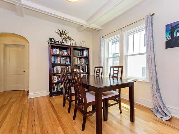 3rd image of 810 S Taylor Ave