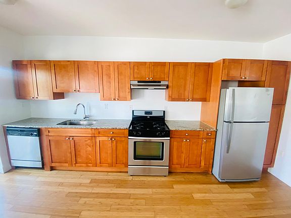 3rd image of 7940 Tatum Waterway Dr #8