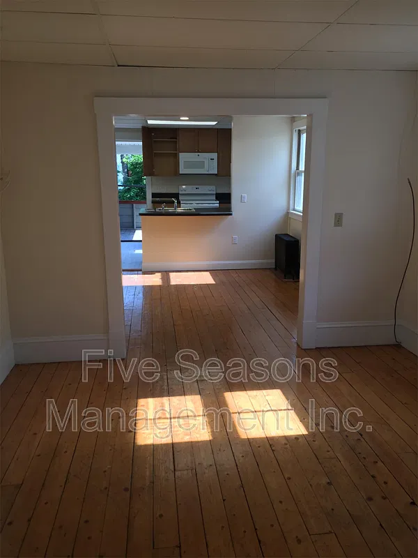 2 bed, 1.0 bath, 750 sqft, $2,200 — Photo 4