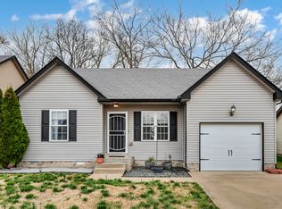 560 Falkland Cir, Clarksville, TN 37042