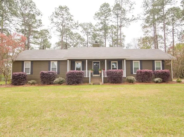 124 Flint Dr, Moultrie, GA 31788